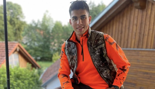 Kayahan Özbek